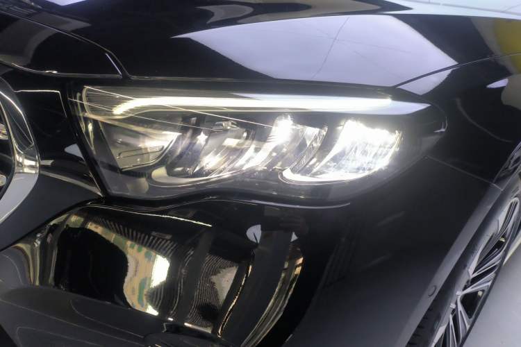 Used Mercedes-Benz E-Class New Energy 2024 E 350 e L Plug-in Hybrid Sedan Left Front Headlight