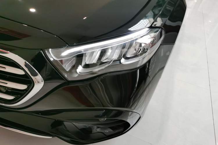 Used Mercedes-Benz E-Class New Energy 2024 E 350 e L Plug-in Hybrid Sports Sedan Left Front Headlight