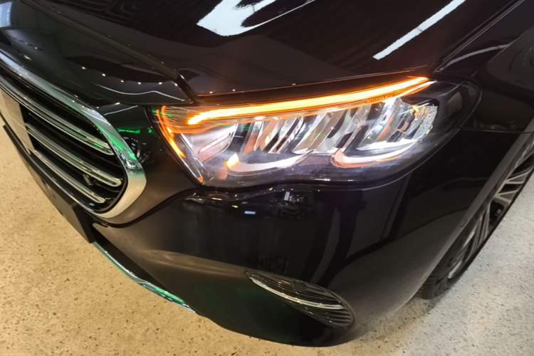 Used Mercedes-Benz E-Class New Energy 2024 E 350 e L Plug-in Hybrid Sedan Left Front Headlight