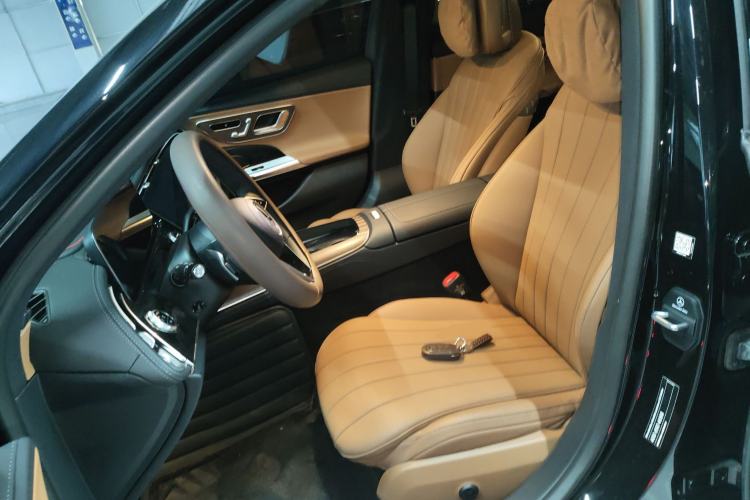 Used Mercedes-Benz E-Class New Energy 2024 E 350 e L Plug-in Hybrid Sedan Left Front Seat