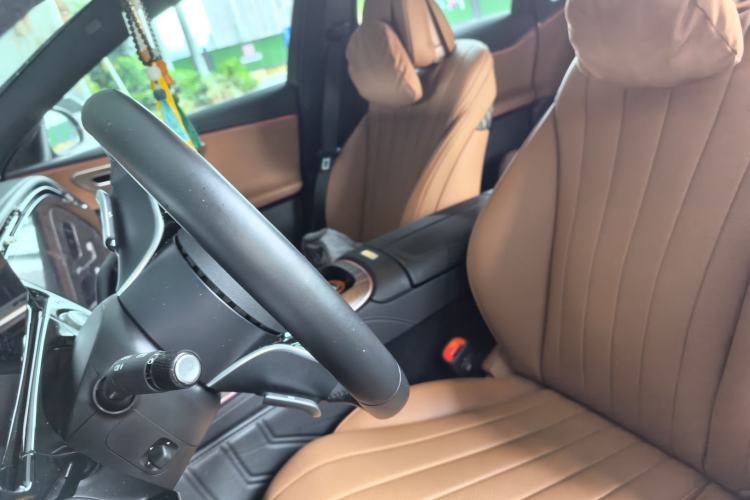Used Mercedes-Benz E-Class New Energy 2024 E 350 e L Plug-in Hybrid Sports Sedan Left Front Seat