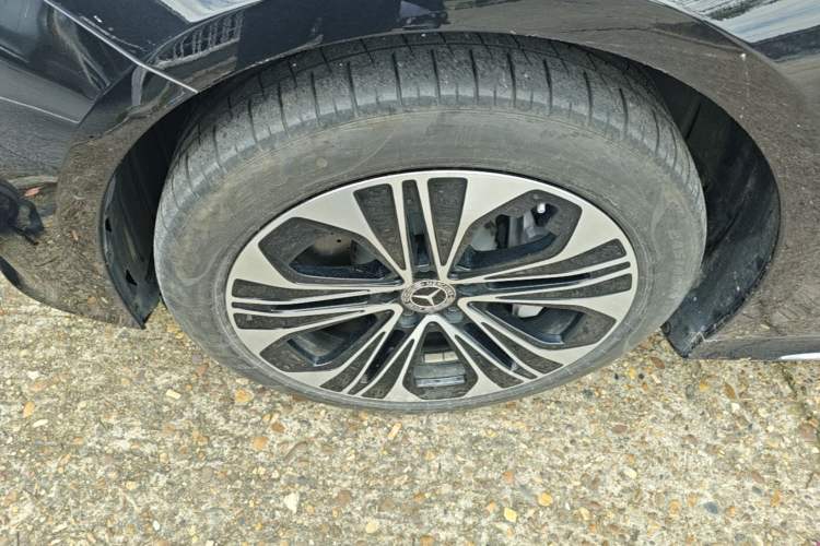 Used Mercedes-Benz E-Class New Energy 2024 E 350 e L Plug-in Hybrid Sedan Left Front Wheel Hub