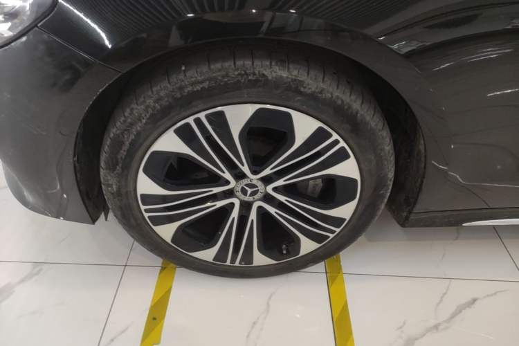 Used Mercedes-Benz E-Class New Energy 2024 E 350 e L Plug-in Hybrid Sedan Left Front Wheel Hub