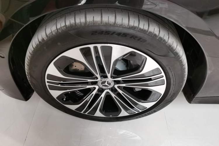 Used Mercedes-Benz E-Class New Energy 2024 E 350 e L Plug-in Hybrid Sports Sedan Left Front Wheel Hub