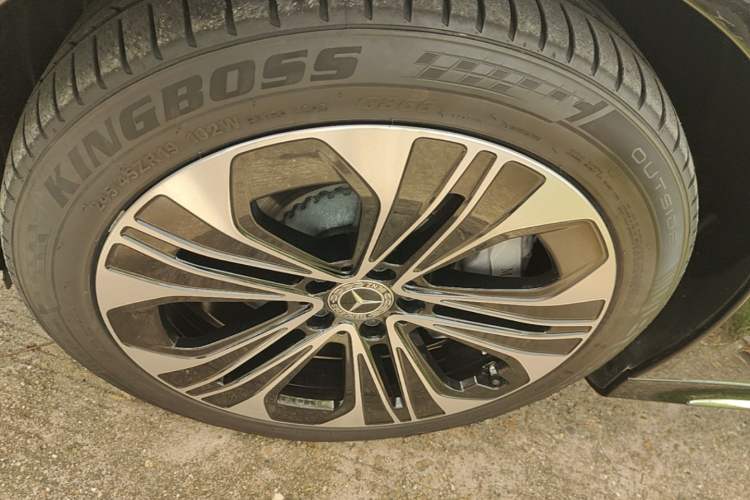 Used Mercedes-Benz E-Class New Energy 2024 E 350 e L Plug-in Hybrid Sedan Left Front Wheel Hub