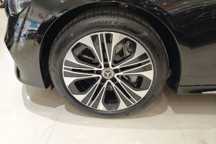 Used Mercedes-Benz E-Class New Energy 2024 E 350 e L Plug-in Hybrid Sedan Left Front Wheel Hub