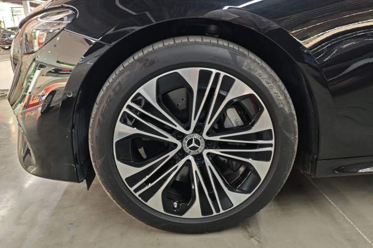 Used Mercedes-Benz E-Class New Energy 2024 E 350 e L Plug-in Hybrid Sedan Left Front Wheel Hub