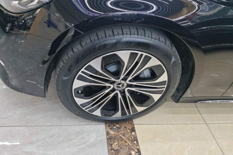 Used Mercedes-Benz E-Class New Energy 2024 E 350 e L Plug-in Hybrid Sedan Left Front Wheel Hub