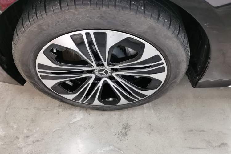 Used Mercedes-Benz E-Class New Energy 2024 E 350 e L Plug-in Hybrid Sedan Left Front Wheel Hub