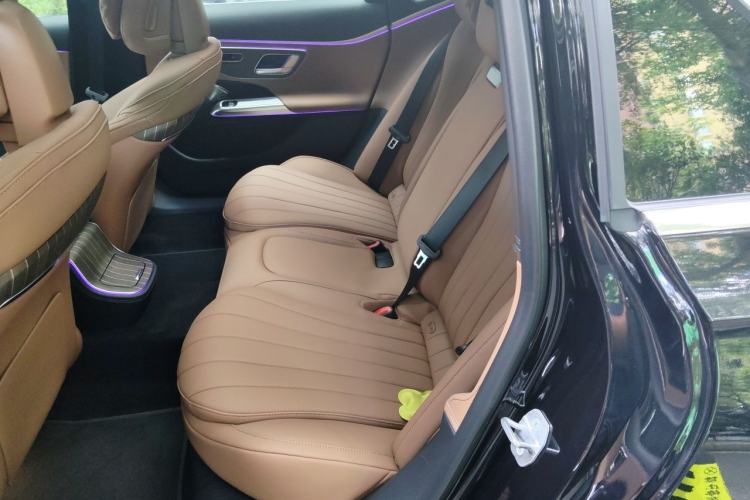 Used Mercedes-Benz E-Class New Energy 2024 E 350 e L Plug-in Hybrid Sedan Left Rear Seat