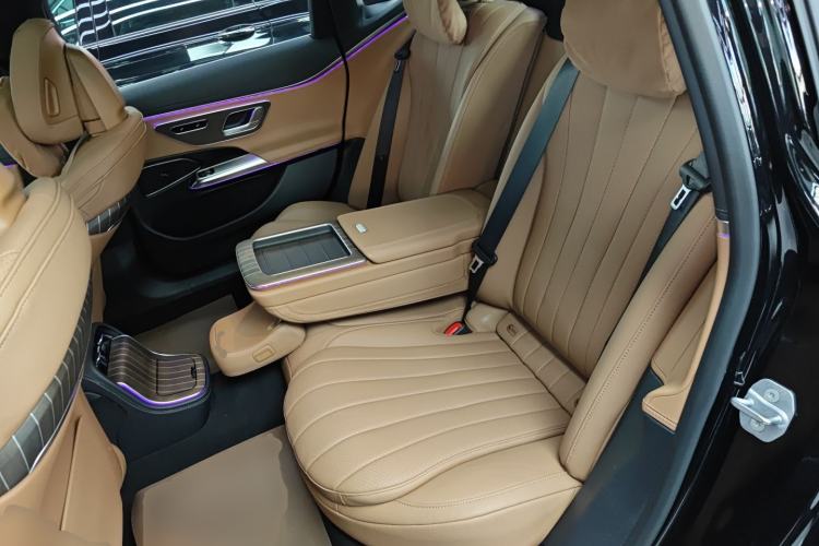 Used Mercedes-Benz E-Class New Energy 2024 E 350 e L Plug-in Hybrid Sedan Left Rear Seat