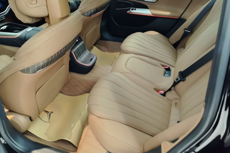 Used Mercedes-Benz E-Class New Energy 2024 E 350 e L Plug-in Hybrid Sedan Left Rear Seat