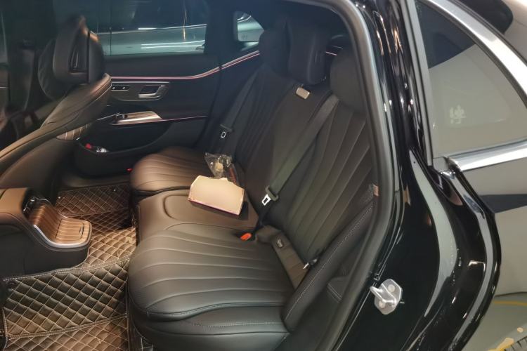 Used Mercedes-Benz E-Class New Energy 2024 E 350 e L Plug-in Hybrid Sedan Left Rear Seat