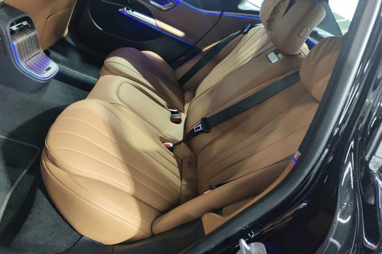 Used Mercedes-Benz E-Class New Energy 2024 E 350 e L Plug-in Hybrid Sedan Left Rear Seat