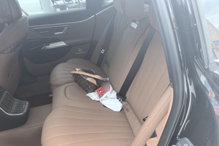 Used Mercedes-Benz E-Class New Energy 2024 E 350 e L Plug-in Hybrid Sedan Left Rear Seat