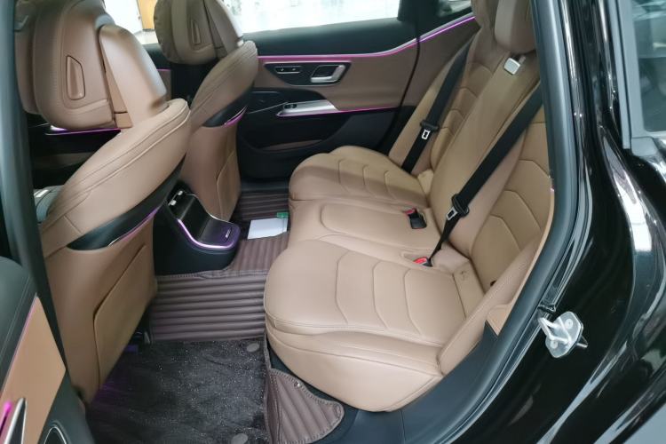 Used Mercedes-Benz E-Class New Energy 2024 E 350 e L Plug-in Hybrid Sports Sedan Left Rear Seat