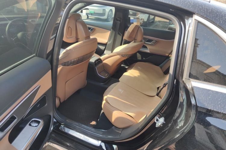 Used Mercedes-Benz E-Class New Energy 2024 E 350 e L Plug-in Hybrid Sedan Left Rear Seat