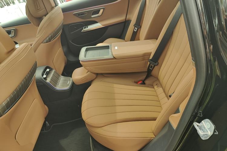 Used Mercedes-Benz E-Class New Energy 2024 E 350 e L Plug-in Hybrid Sedan Left Rear Seat
