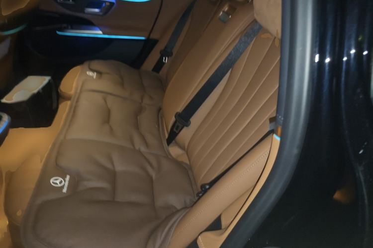 Used Mercedes-Benz E-Class New Energy 2024 E 350 e L Plug-in Hybrid Sedan Left Rear Seat