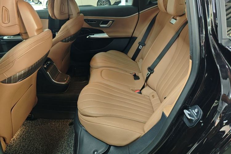 Used Mercedes-Benz E-Class New Energy 2024 E 350 e L Plug-in Hybrid Sedan Left Rear Seat