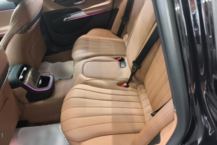 Used Mercedes-Benz E-Class New Energy 2024 E 350 e L Plug-in Hybrid Sedan Left Rear Seat