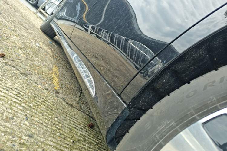 Used Mercedes-Benz E-Class New Energy 2024 E 350 e L Plug-in Hybrid Sedan Left Side Sill