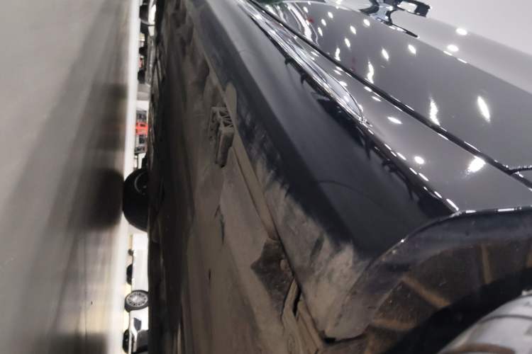 Used Mercedes-Benz E-Class New Energy 2024 E 350 e L Plug-in Hybrid Sedan Left Side Sill