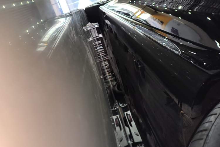 Used Mercedes-Benz E-Class New Energy 2024 E 350 e L Plug-in Hybrid Sedan Left Side Sill