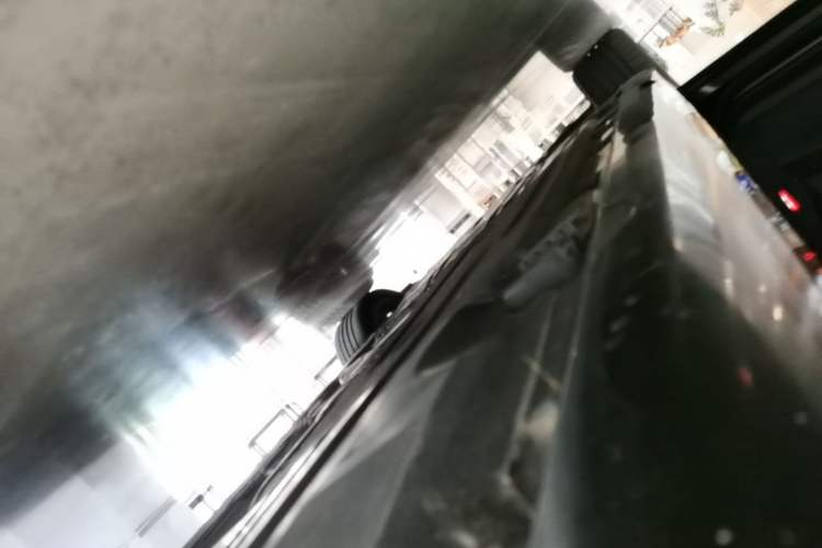Used Mercedes-Benz E-Class New Energy 2024 E 350 e L Plug-in Hybrid Sedan Left Side Sill