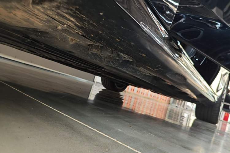Used Mercedes-Benz E-Class New Energy 2024 E 350 e L Plug-in Hybrid Sedan Left Side Sill