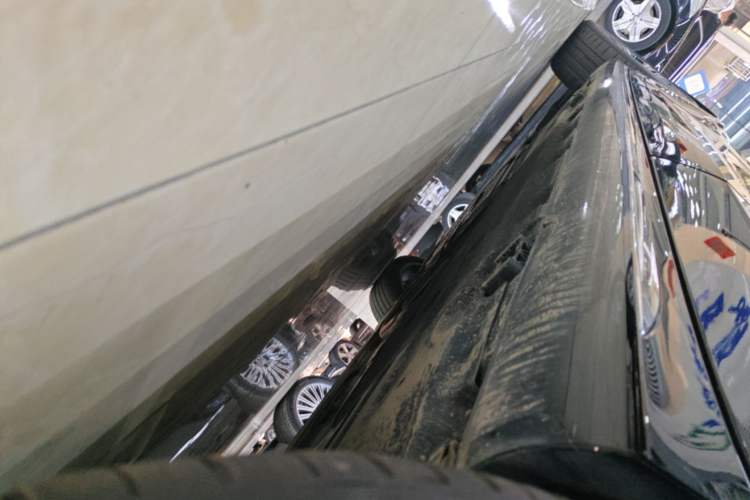 Used Mercedes-Benz E-Class New Energy 2024 E 350 e L Plug-in Hybrid Sedan Left Side Sill