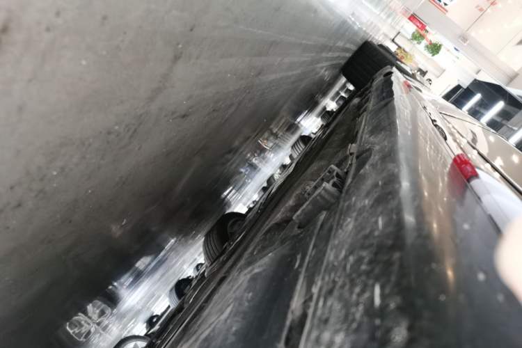 Used Mercedes-Benz E-Class New Energy 2024 E 350 e L Plug-in Hybrid Sedan Left Side Sill