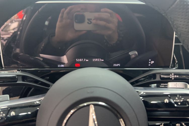 Used Mercedes-Benz E-Class New Energy 2024 E 350 e L Plug-in Hybrid Sports Sedan Odometer Close Up
