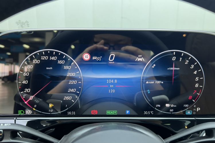 Used Mercedes-Benz E-Class New Energy 2024 E 350 e L Plug-in Hybrid Sedan Odometer Close Up