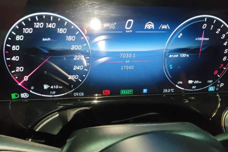 Used Mercedes-Benz E-Class New Energy 2024 E 350 e L Plug-in Hybrid Sedan Odometer Close Up