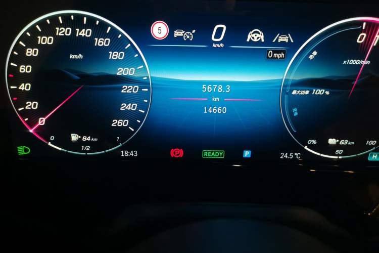 Used Mercedes-Benz E-Class New Energy 2024 E 350 e L Plug-in Hybrid Sedan Odometer Close Up