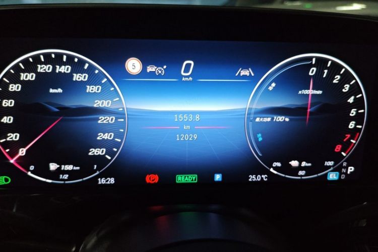 Used Mercedes-Benz E-Class New Energy 2024 E 350 e L Plug-in Hybrid Sedan Odometer Close Up
