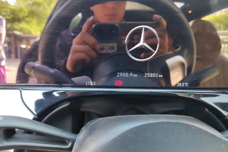 Used Mercedes-Benz E-Class New Energy 2024 E 350 e L Plug-in Hybrid Sedan Odometer Close Up