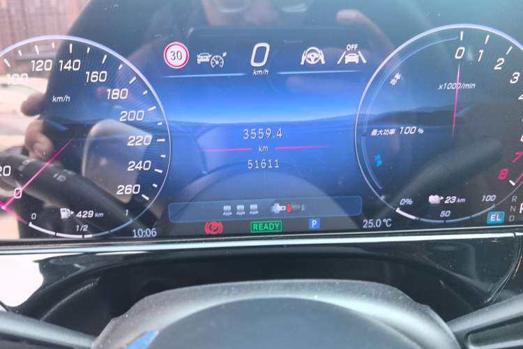 Used Mercedes-Benz E-Class New Energy 2024 E 350 e L Plug-in Hybrid Sedan Odometer Close Up