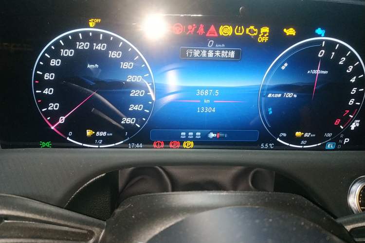 Used Mercedes-Benz E-Class New Energy 2024 E 350 e L Plug-in Hybrid Sedan Odometer Close Up