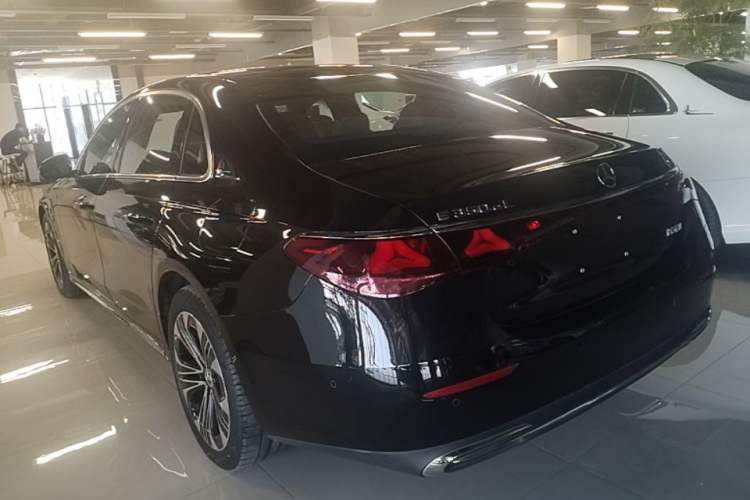 Used Mercedes-Benz E-Class New Energy 2024 E 350 e L Plug-in Hybrid Sedan Rear Left 45 Deg