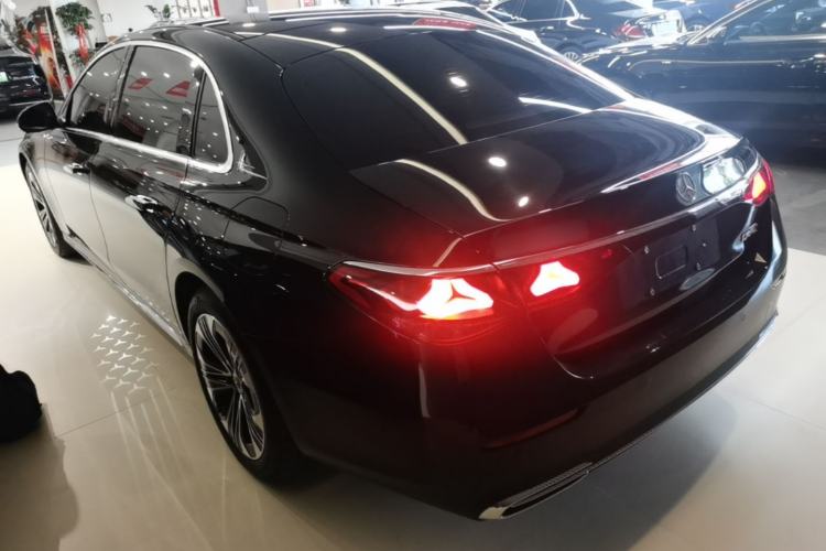 Used Mercedes-Benz E-Class New Energy 2024 E 350 e L Plug-in Hybrid Sedan Rear Left 45 Deg
