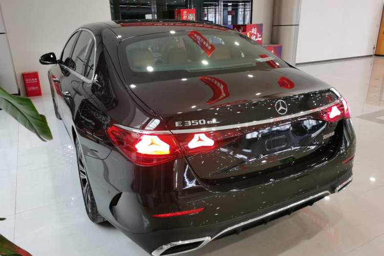 Used Mercedes-Benz E-Class New Energy 2024 E 350 e L Plug-in Hybrid Sports Sedan Rear Left 45 Deg