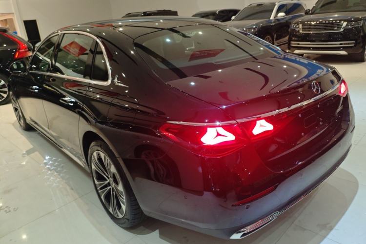 Used Mercedes-Benz E-Class New Energy 2024 E 350 e L Plug-in Hybrid Sedan Rear Left 45 Deg