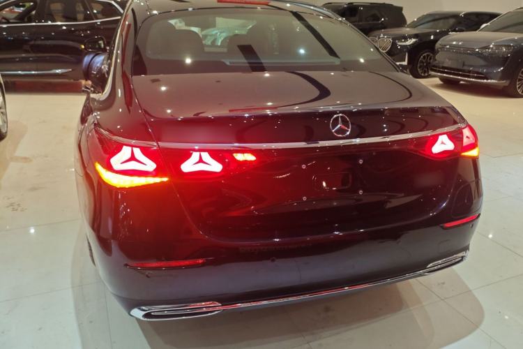 Used Mercedes-Benz E-Class New Energy 2024 E 350 e L Plug-in Hybrid Sedan Rear