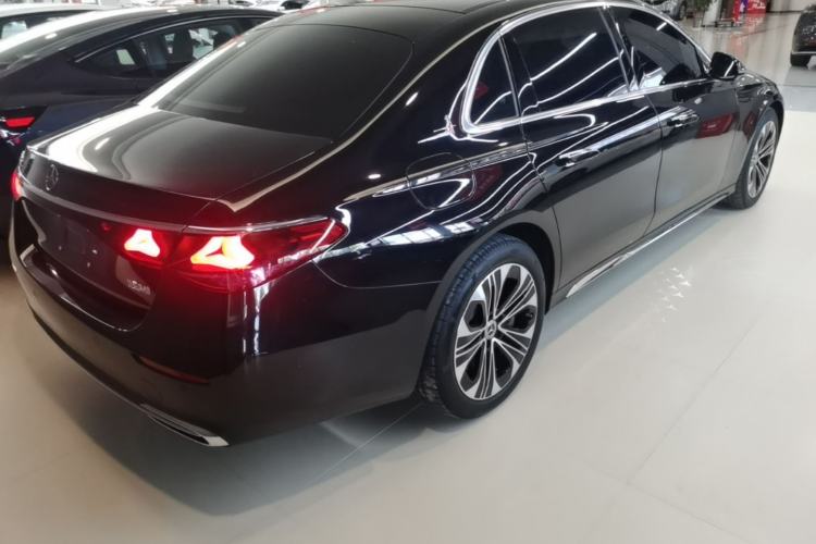Used Mercedes-Benz E-Class New Energy 2024 E 350 e L Plug-in Hybrid Sedan Rear Right 45 Deg