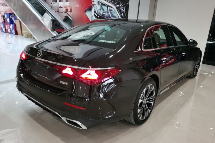 Used Mercedes-Benz E-Class New Energy 2024 E 350 e L Plug-in Hybrid Sports Sedan Rear Right 45 Deg