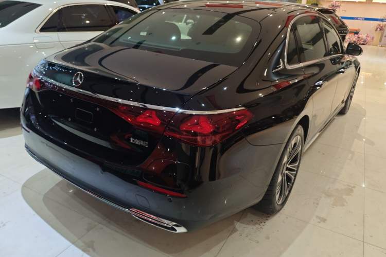 Used Mercedes-Benz E-Class New Energy 2024 E 350 e L Plug-in Hybrid Sedan Rear Right 45 Deg