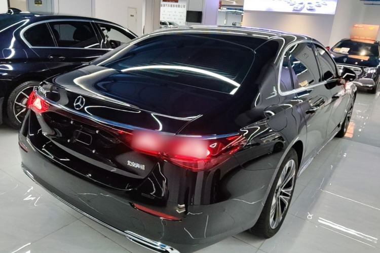 Used Mercedes-Benz E-Class New Energy 2024 E 350 e L Plug-in Hybrid Sedan Rear Right 45 Deg