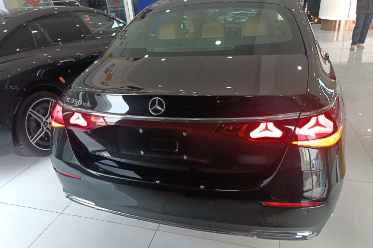 Used Mercedes-Benz E-Class New Energy 2024 E 350 e L Plug-in Hybrid Sedan Rear